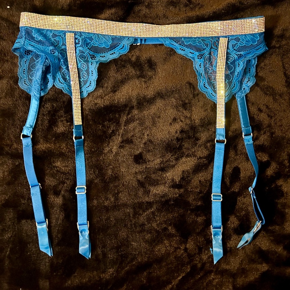 Victoria’s Secret shine strap garter belt